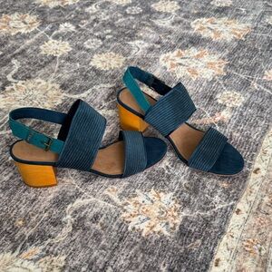 Stylish Women's Wooden Block Heel Sandals in Teal Corduroy